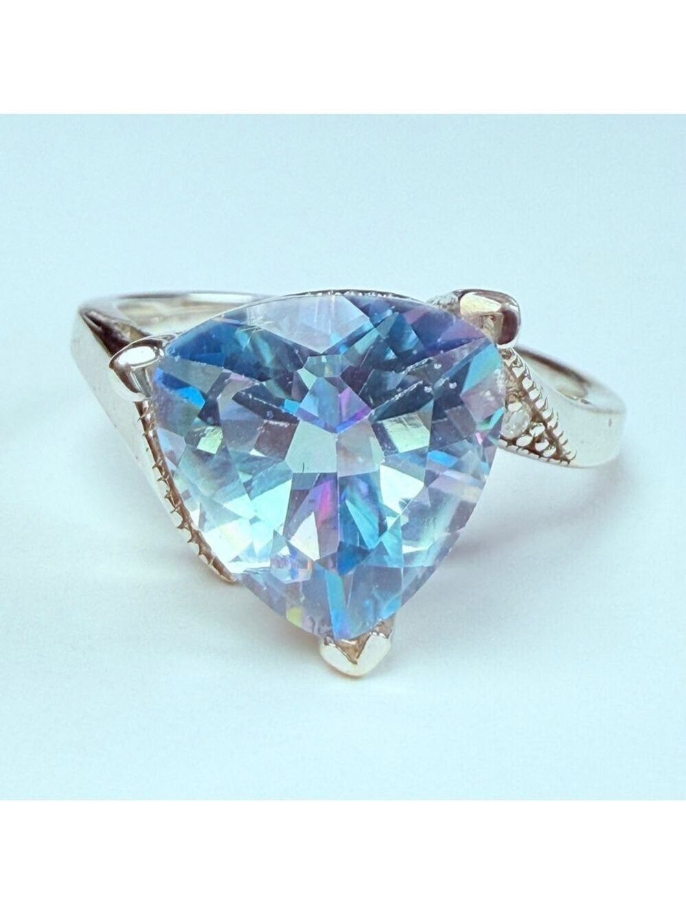 Estate 10K Solid White Gold 4 CT Mystic Topaz & Diamond Aurora Borealis Ring